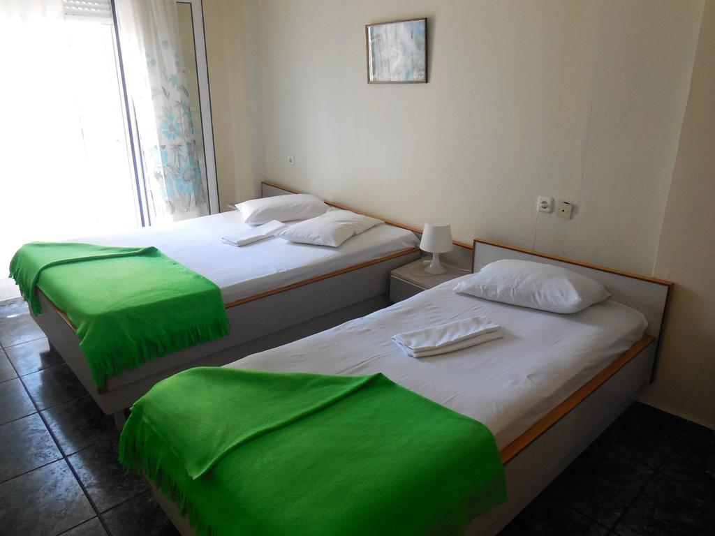 Hotel Dias Apartment Makrygialos Bagian luar foto