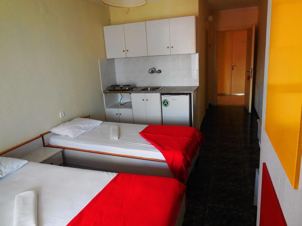 Hotel Dias Apartment Makrygialos Bagian luar foto