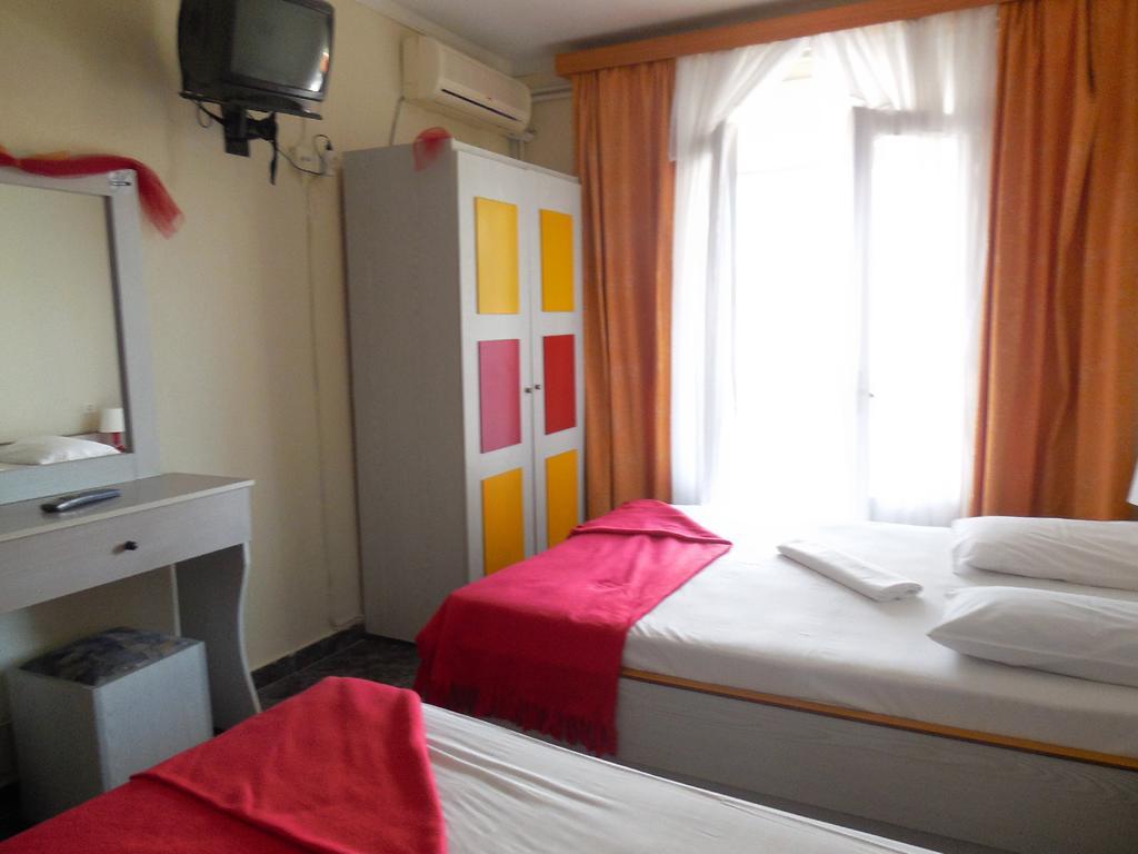 Hotel Dias Apartment Makrygialos Bagian luar foto